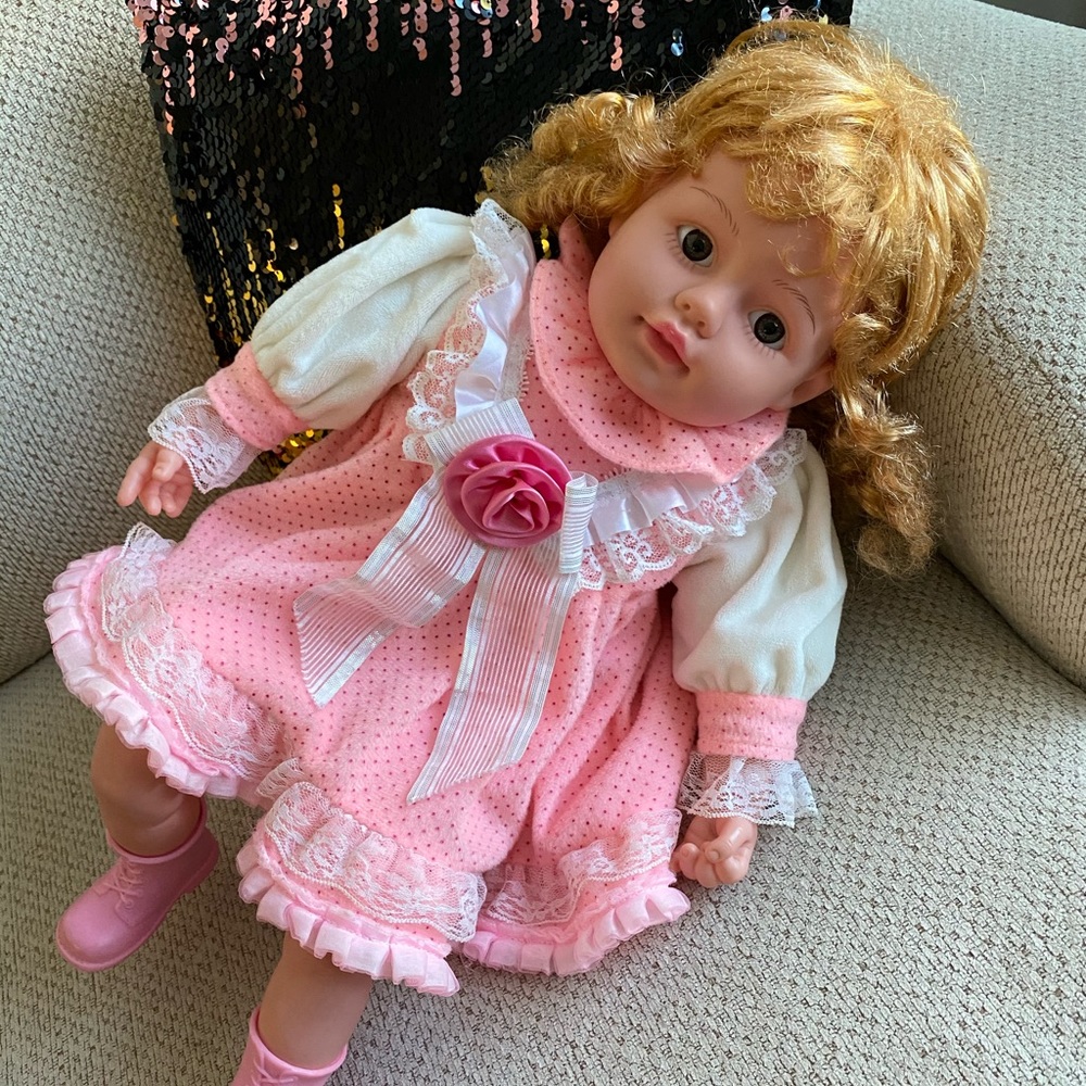 Beautiful doll from India Like new. - Picture 11 of 16